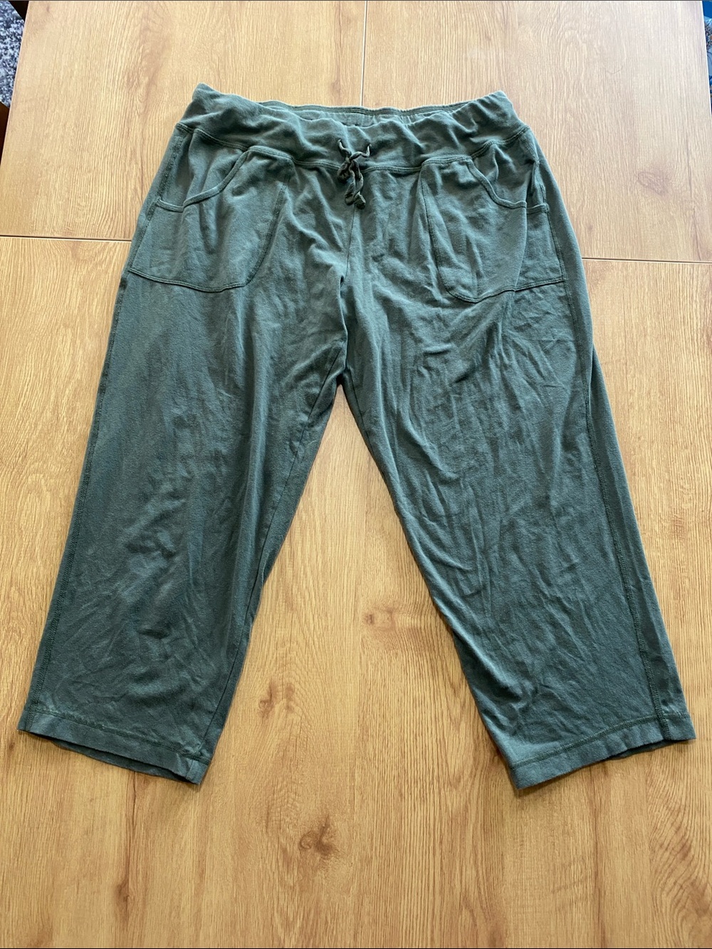 Athletic Works Olive Drawstring Crop Joggers